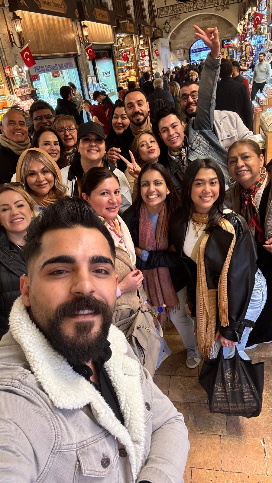 viaje-grupal-turquia-2025-grupo-gran-bazar-estambul.jpg